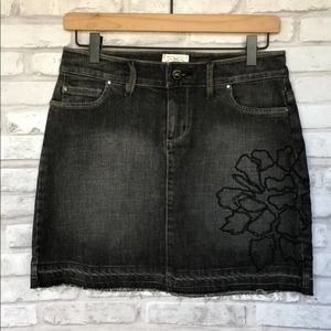 White House Black Market Blanc Black Denim Skirt 0
